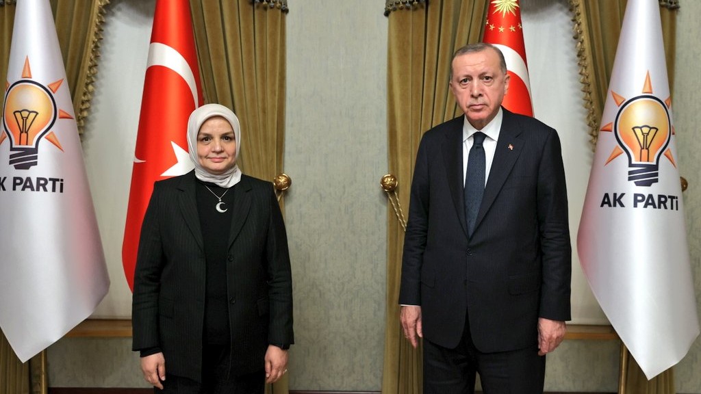 AK Parti Kadın Kolları, Yeni Yüzlerle Siyaseti Güçlendirmeyi Hedefliyor