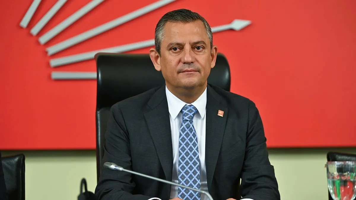 CHP’de Kriz Toplantısı: Yolsuzluk İddiaları Parti İçinde Görüş Ayrılıklarını Derinleştirdi